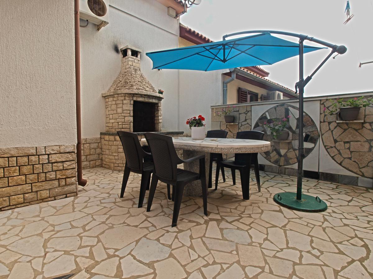 Apartments Vida 1682 Pula Exterior photo