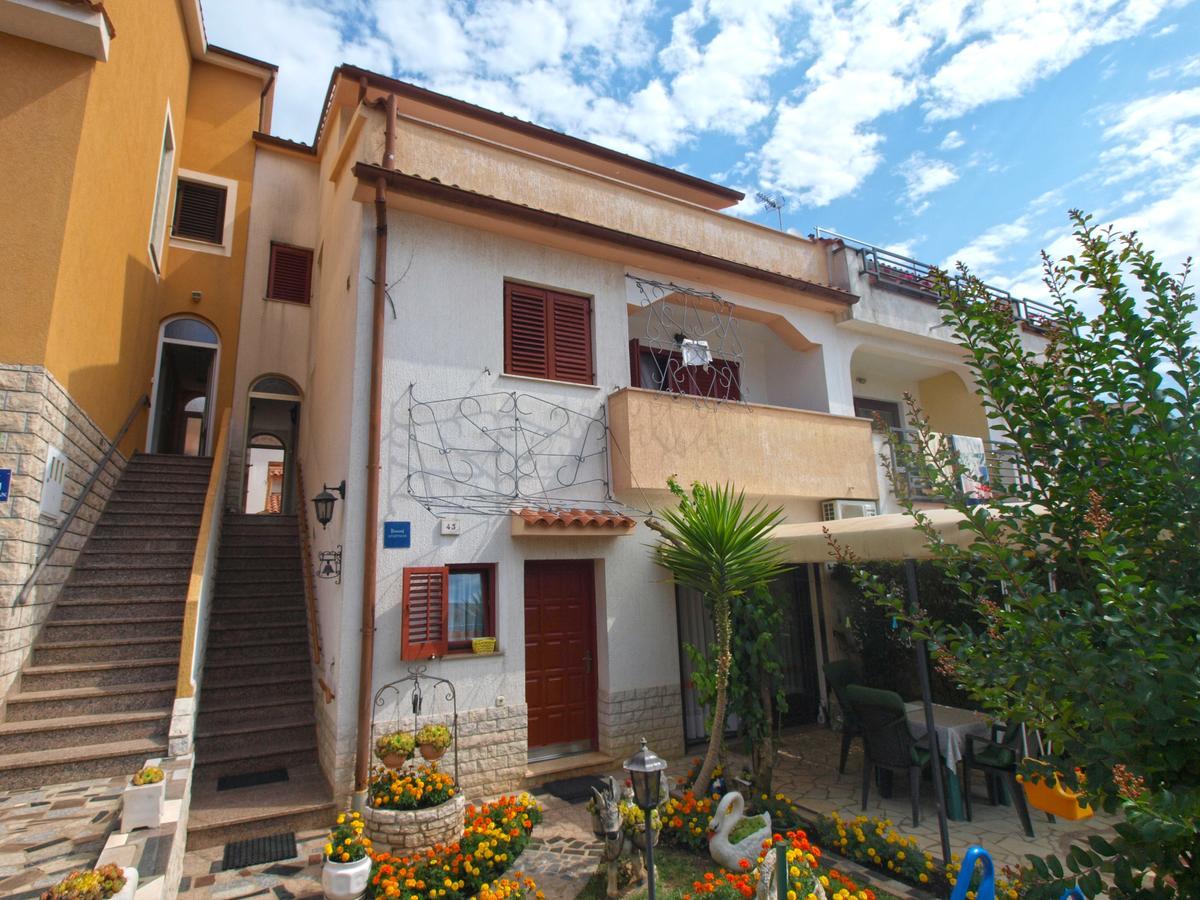 Apartments Vida 1682 Pula Exterior photo
