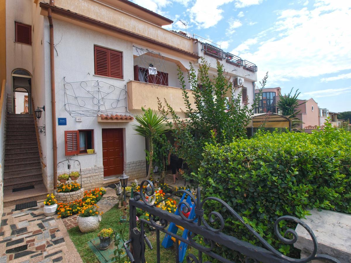 Apartments Vida 1682 Pula Exterior photo