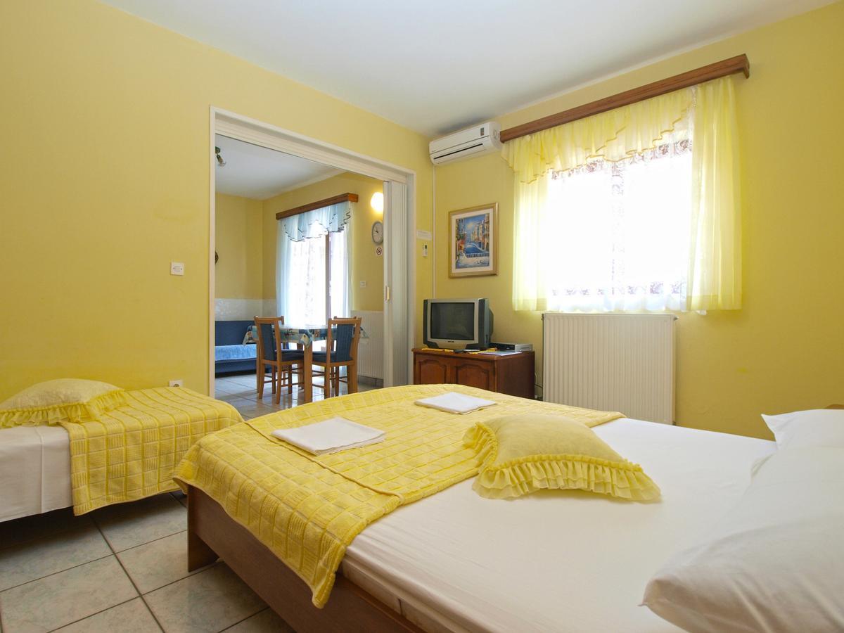 Apartments Vida 1682 Pula Exterior photo