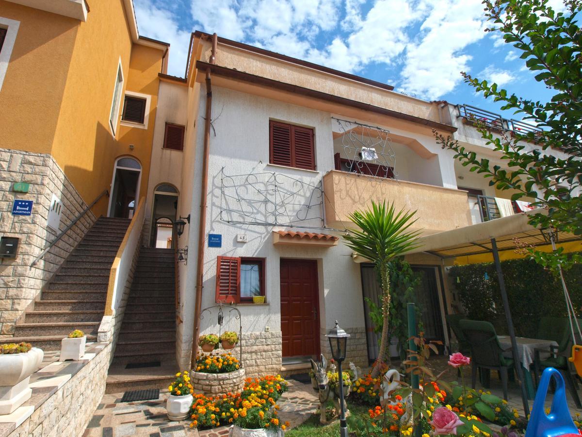 Apartments Vida 1682 Pula Exterior photo